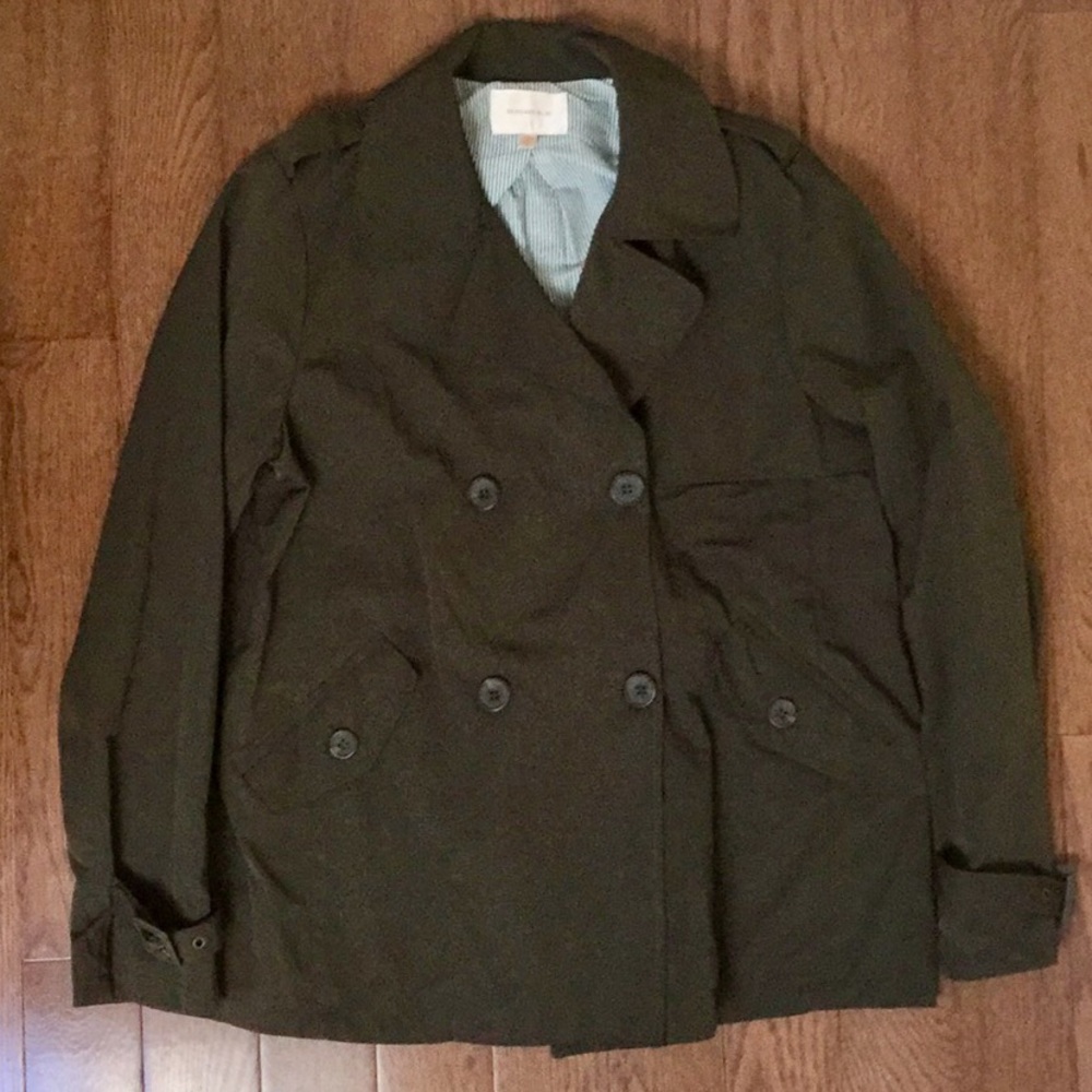 Skies Are Blue Crop Trench Coat ๐ Olive - Picture 3 of 8